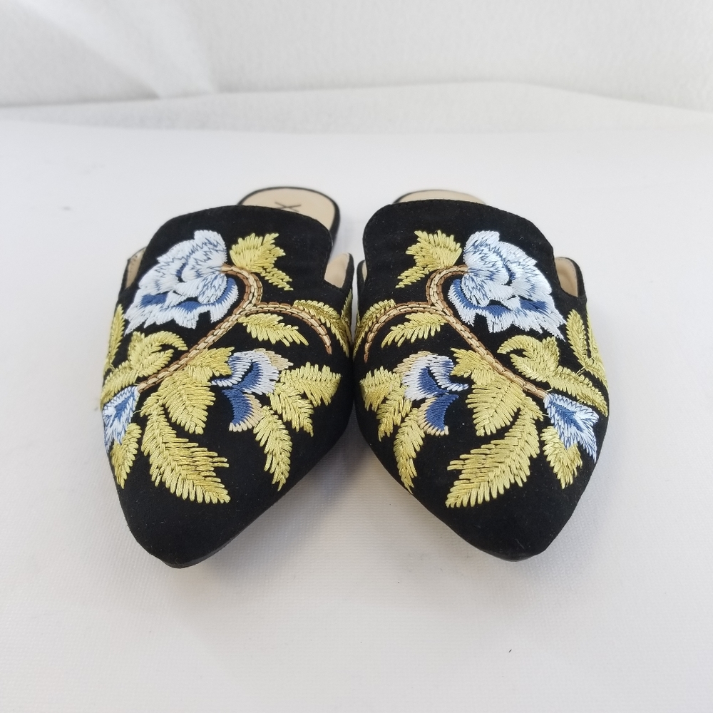 XOXO Marcie Black Embroidered Slip On Flats Sz 7 - Picture 4 of 8